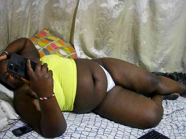 chubby-cherry webcam