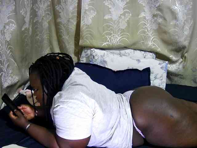 chubby-cherry webcam