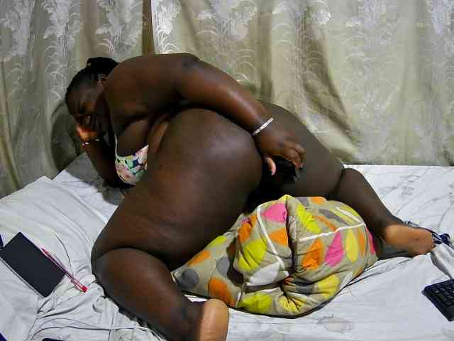 chubby-cherry webcam