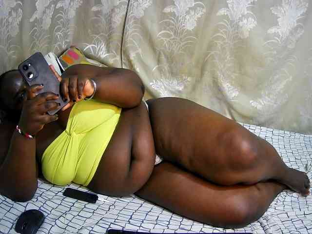 chubby-cherry webcam