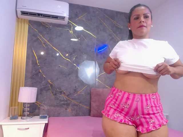 SELENE-BLOOM from BongaCams is Freechat