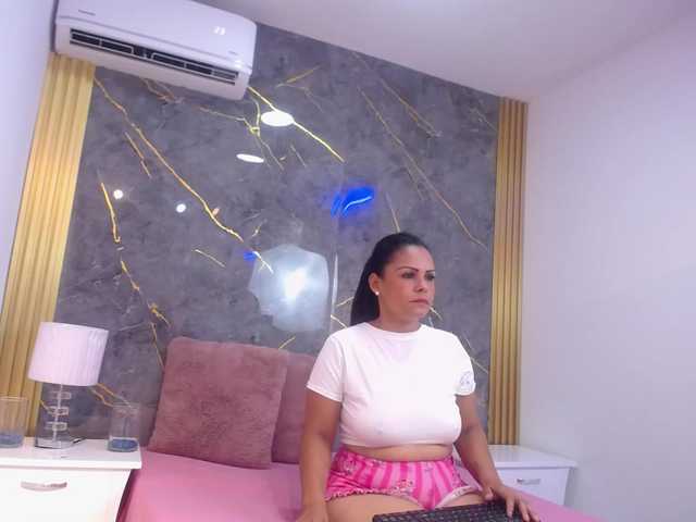 SELENE-BLOOM — Sensual MILF...! Want to have ffun with me?