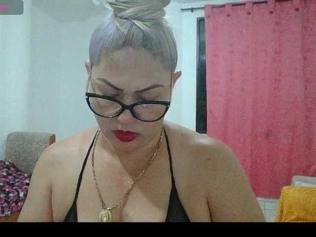 Hotmommyxxx from BongaCams