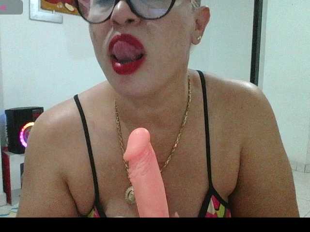 Hotmommyxxx from BongaCams