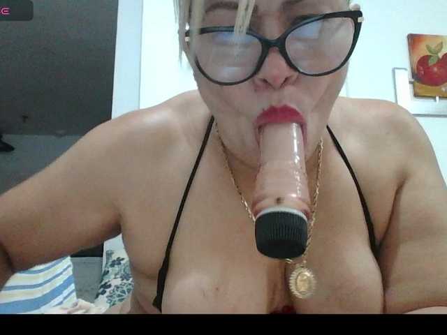 Hotmommyxxx from BongaCams