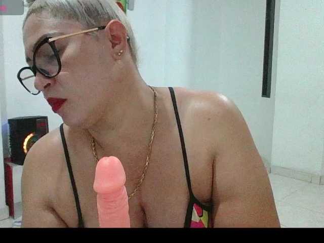 Hotmommyxxx from BongaCams