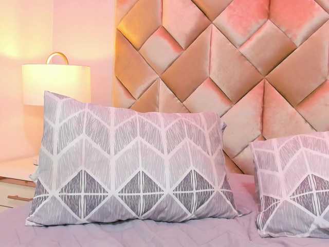 CandyLips4 live cam profile