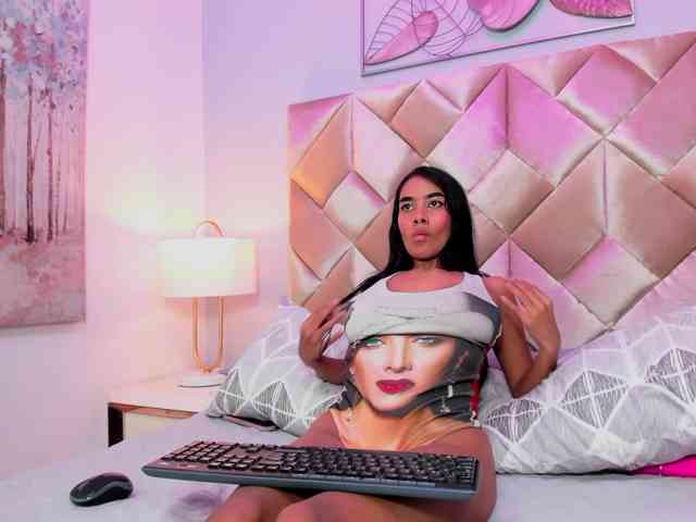 CandyLips4 Live Webcam on BongaCams