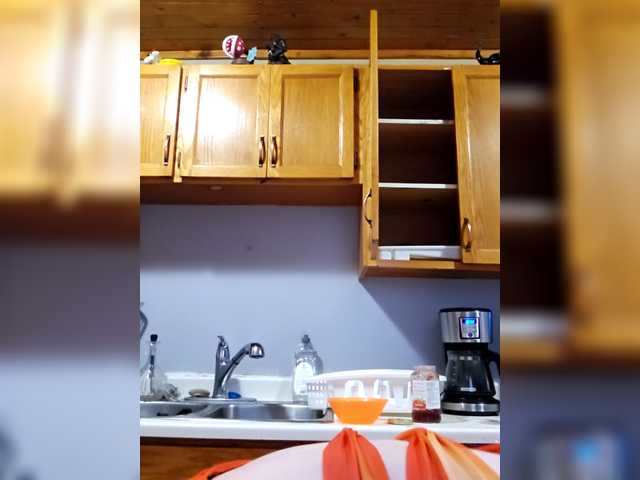 Lilrandcandy77's BongaCams show and profile