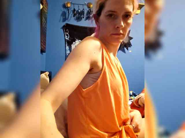 Lilrandcandy77 Live Webcam on BongaCams