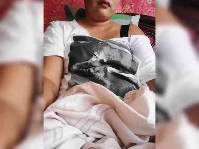 CesszZ Live Webcam on BongaCams