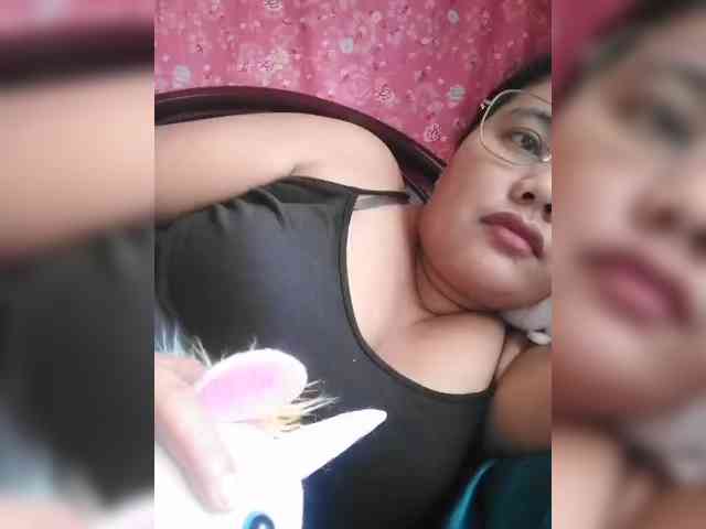 CesszZ Live Webcam on BongaCams