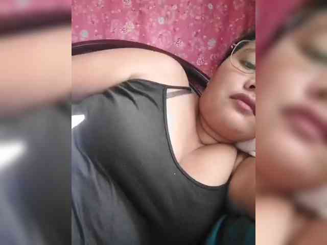 CesszZ Live Webcam on BongaCams