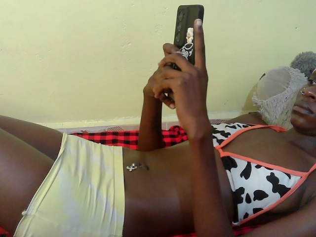 Ebonylee1 Live Cam on BongaCams