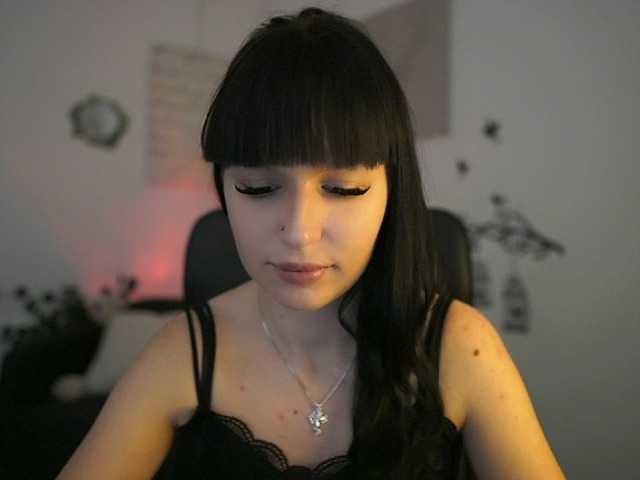 Shiningstarnew18's BongaCams show and profile