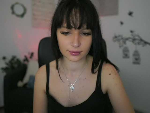 Shiningstarnew18's BongaCams show and profile