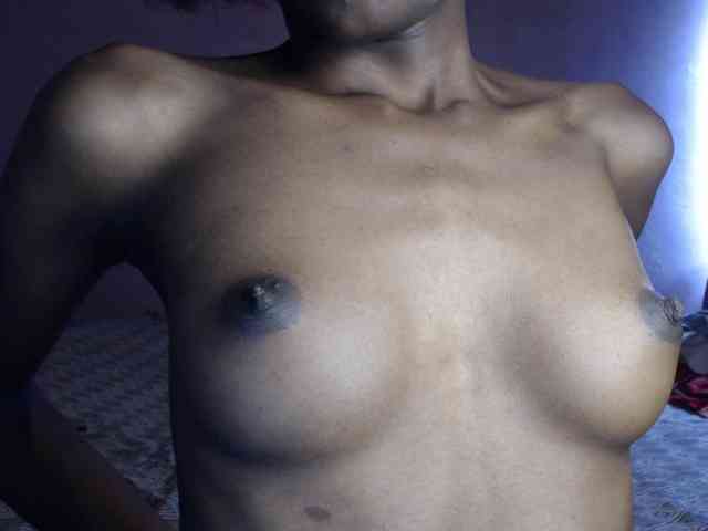 Petitecaramell Live Webcam on BongaCams