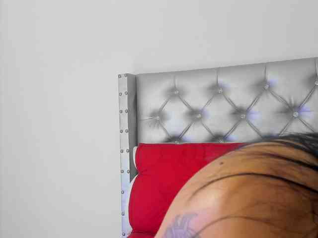 Darklunaa Live Webcam on BongaCams