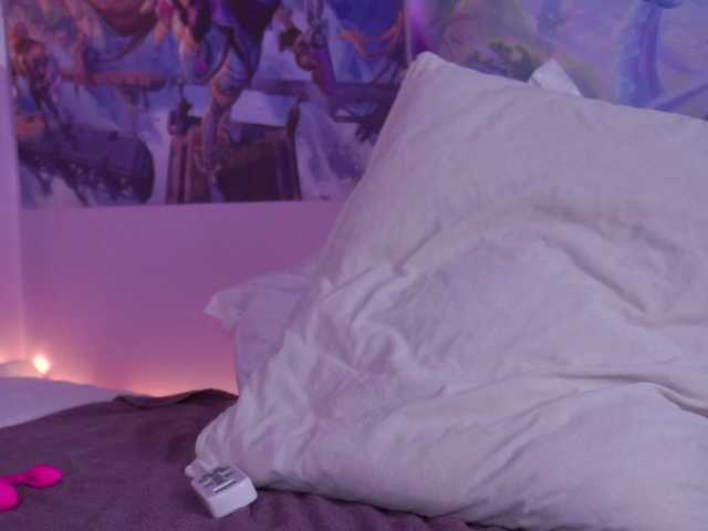 MistyReeds — Might be shy but when I'm horny...I love to be a bad girl - Goal: Naked play feels better [345 tokens left] #new #teen #young #shy #natural