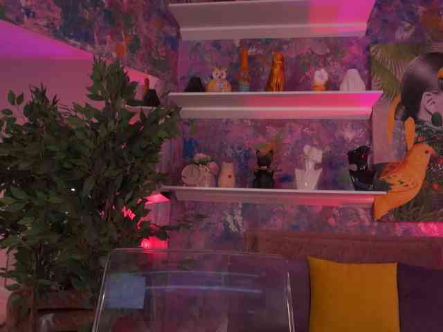 MistyReeds Live Webcam on BongaCams