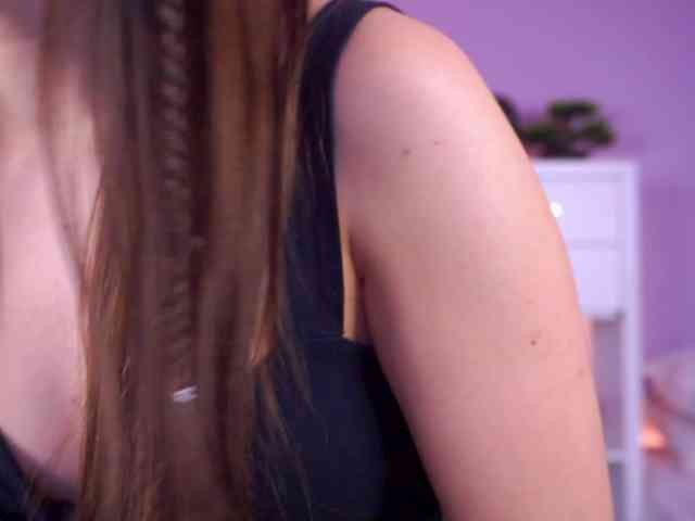 MistyReeds Live Webcam on BongaCams