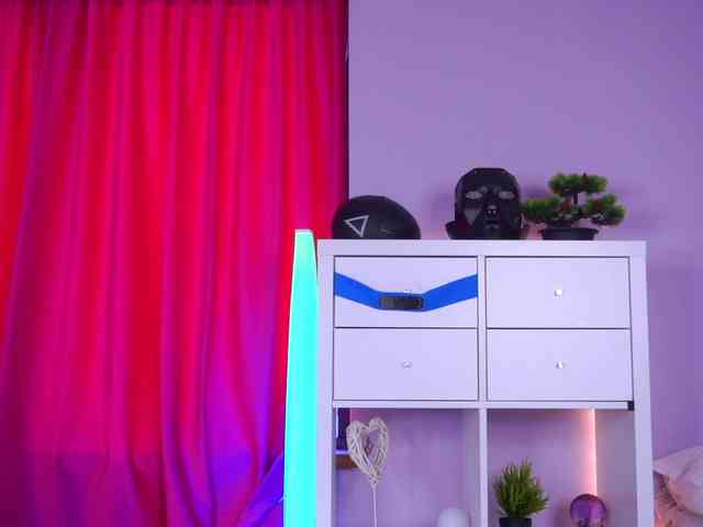 MistyReeds Live Webcam on BongaCams