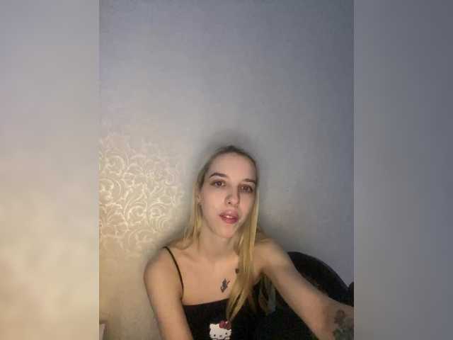 Yana-Li – webcam model profile photo