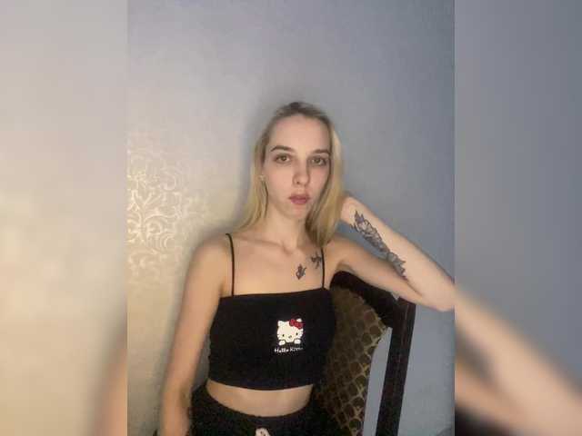 Yana-Li – webcam model profile photo