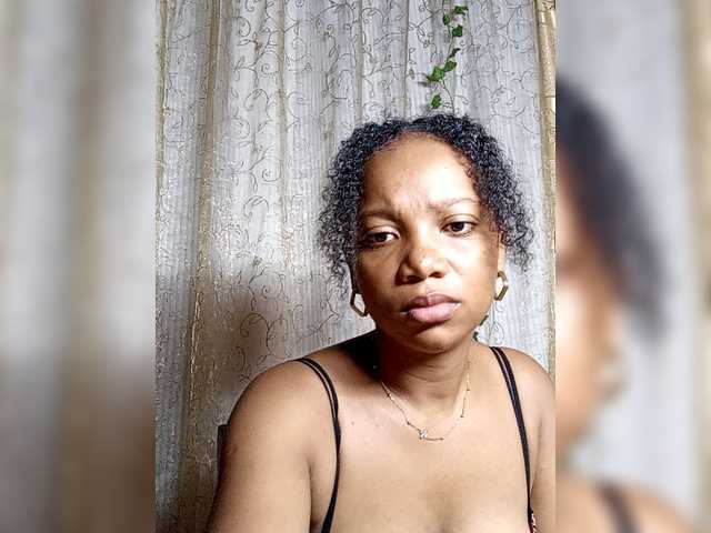 Yvanah's BongaCams show and profile