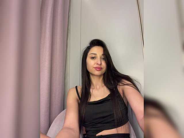 MolliKiana's BongaCams show and profile