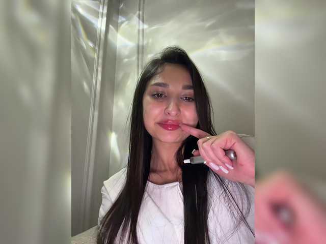 MolliKiana — Freechat on BongaCams