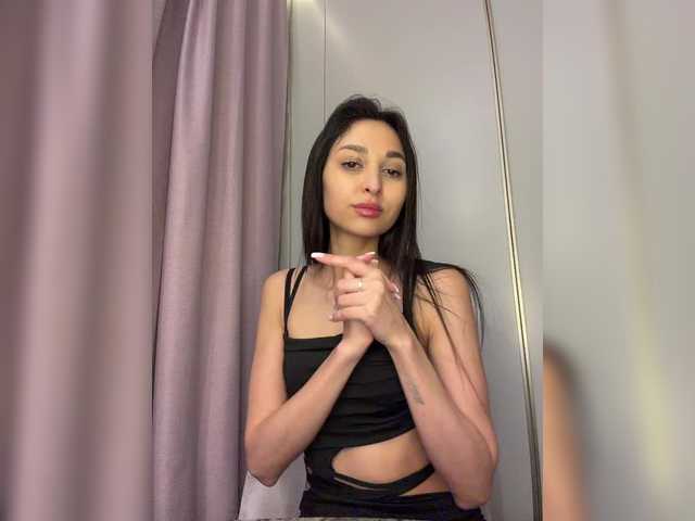 MolliKiana's BongaCams show and profile