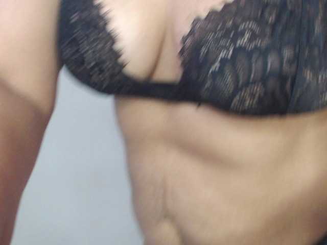 DemmiWild's BongaCams show and profile