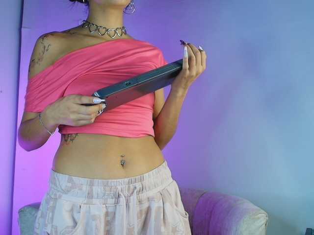 ArisSuarez's BongaCams show and profile