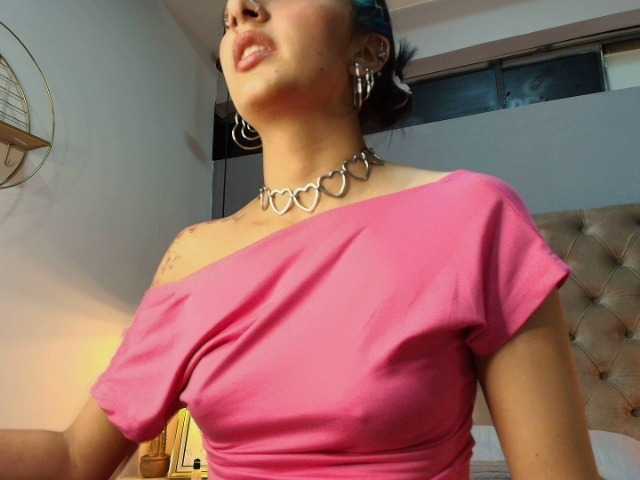 ArisSuarez's BongaCams show and profile