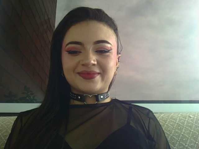 scarletmonroe's BongaCams show and profile