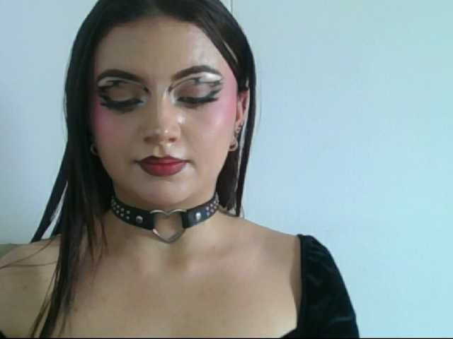 scarletmonroe's BongaCams show and profile