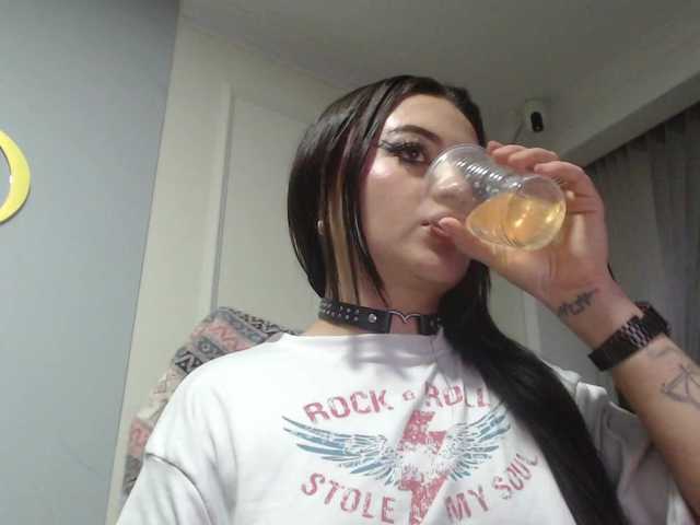 scarletmonroe's BongaCams show and profile