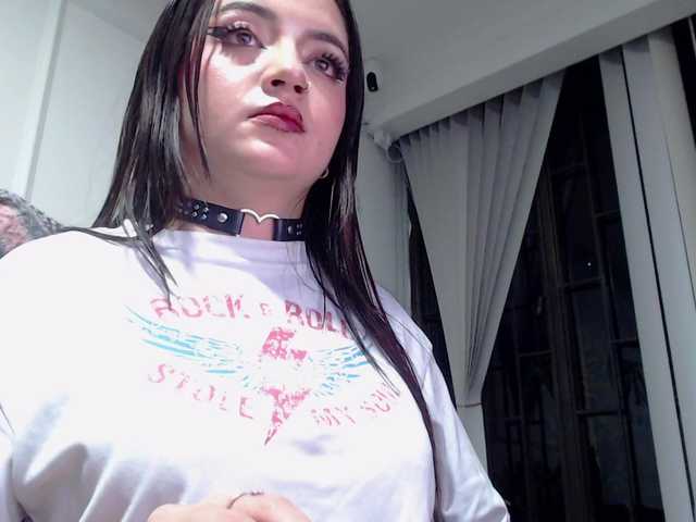 scarletmonroe's BongaCams show and profile