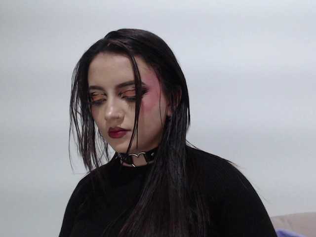 scarletmonroe's BongaCams show and profile