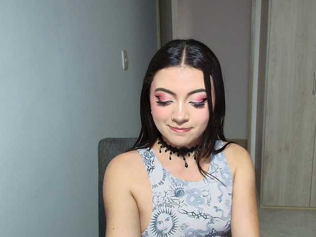 scarletmonroe's BongaCams show and profile