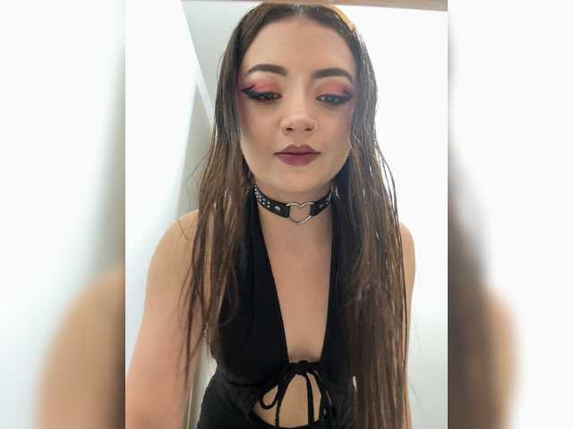 scarletmonroe's BongaCams show and profile