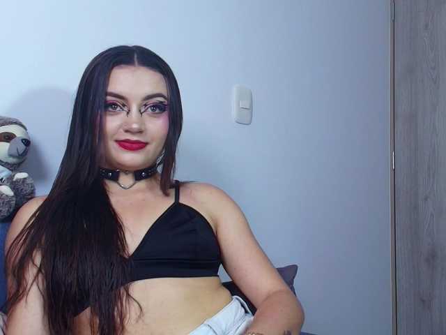 scarletmonroe's BongaCams show and profile