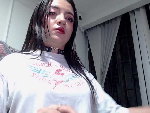 scarletmonroe's BongaCams show and profile