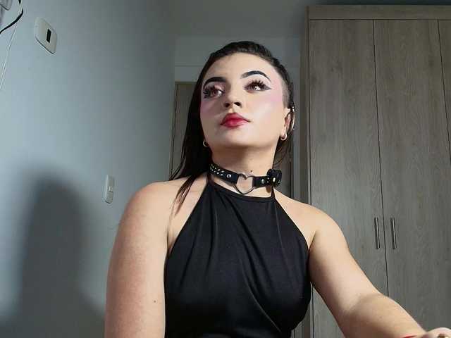 scarletmonroe's BongaCams show and profile