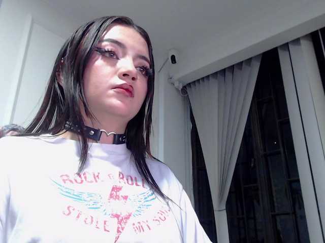 scarletmonroe's BongaCams show and profile