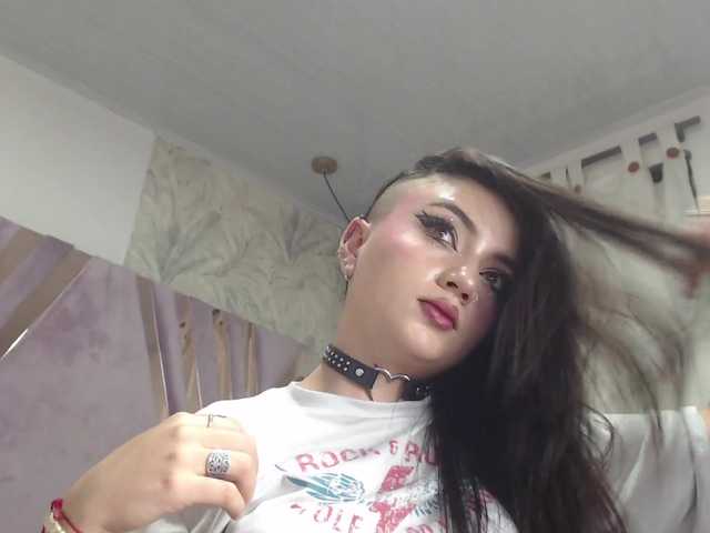 scarletmonroe's BongaCams show and profile