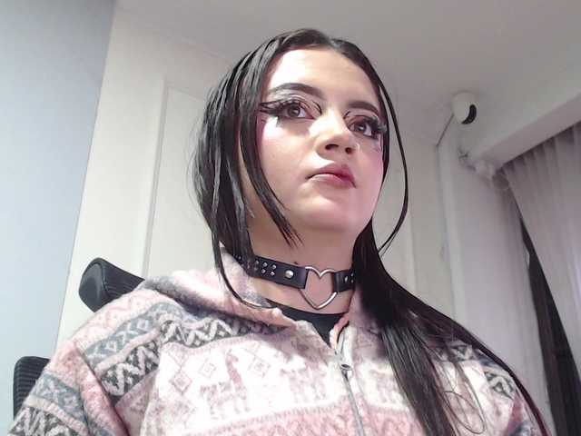 scarletmonroe's BongaCams show and profile