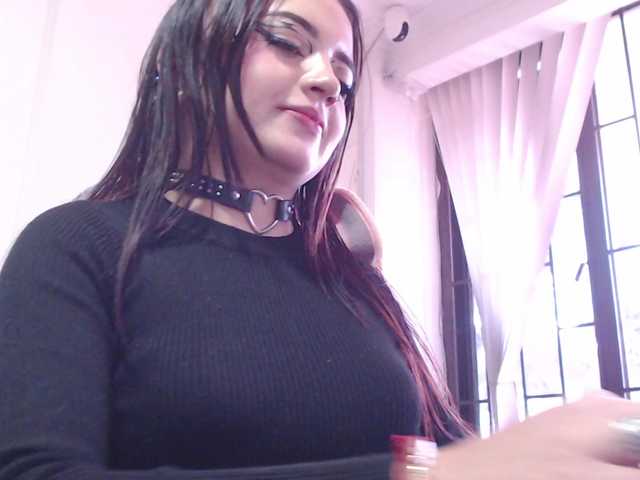 scarletmonroe's BongaCams show and profile