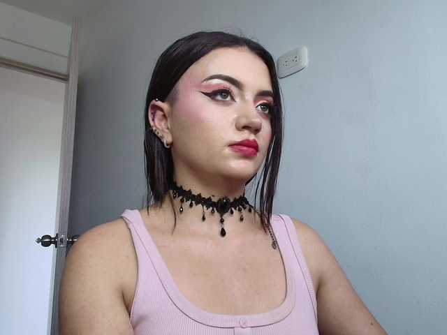 scarletmonroe's BongaCams show and profile